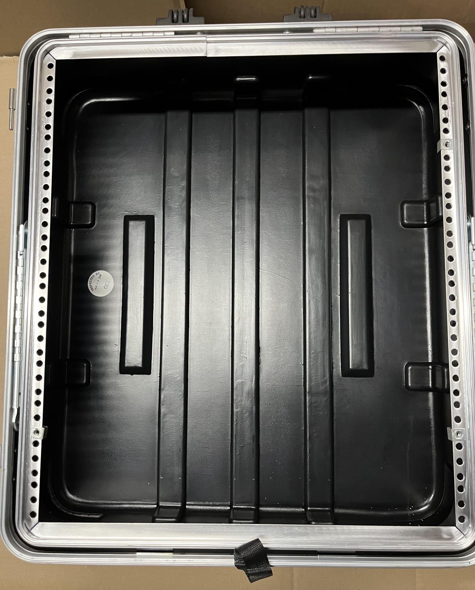 SKB 12U ポップアップラック1